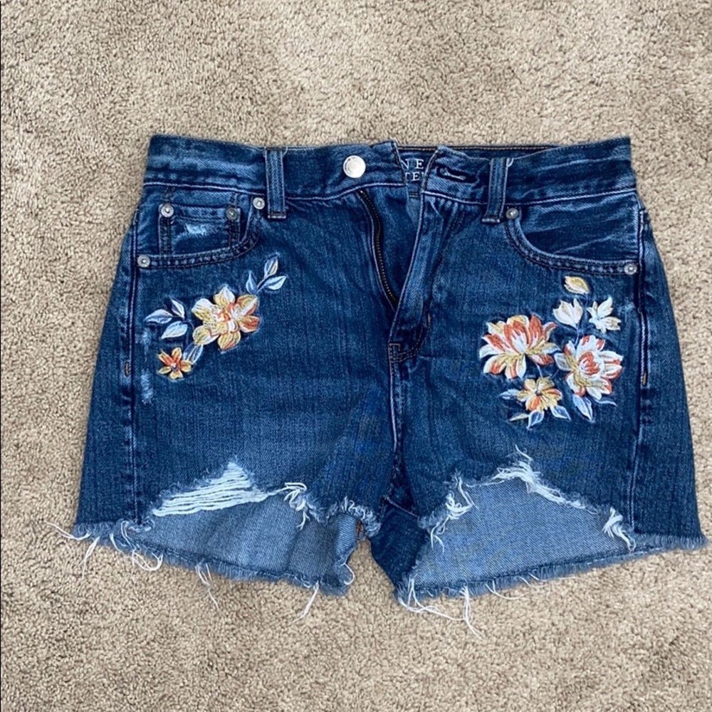 AE Mom Shorts. Size 0. Great Condition.